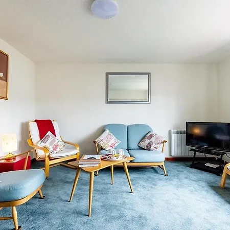 Katherines Court - Spacious With Rolling Hill Views شقة *