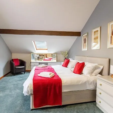 Katherines Court - Spacious With Rolling Hill Views Apartment Kendal